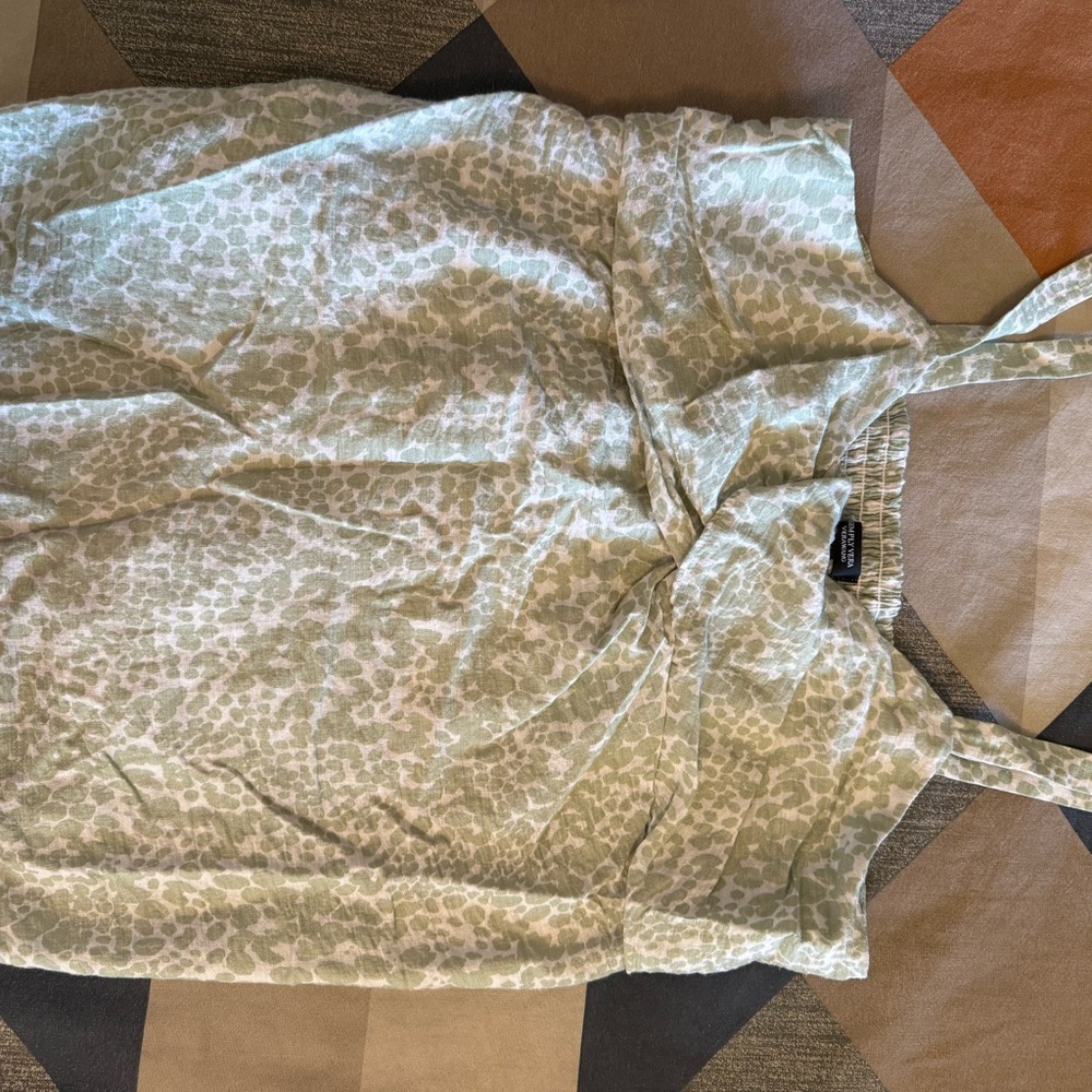 Green and White Patterned Sleeveless Top